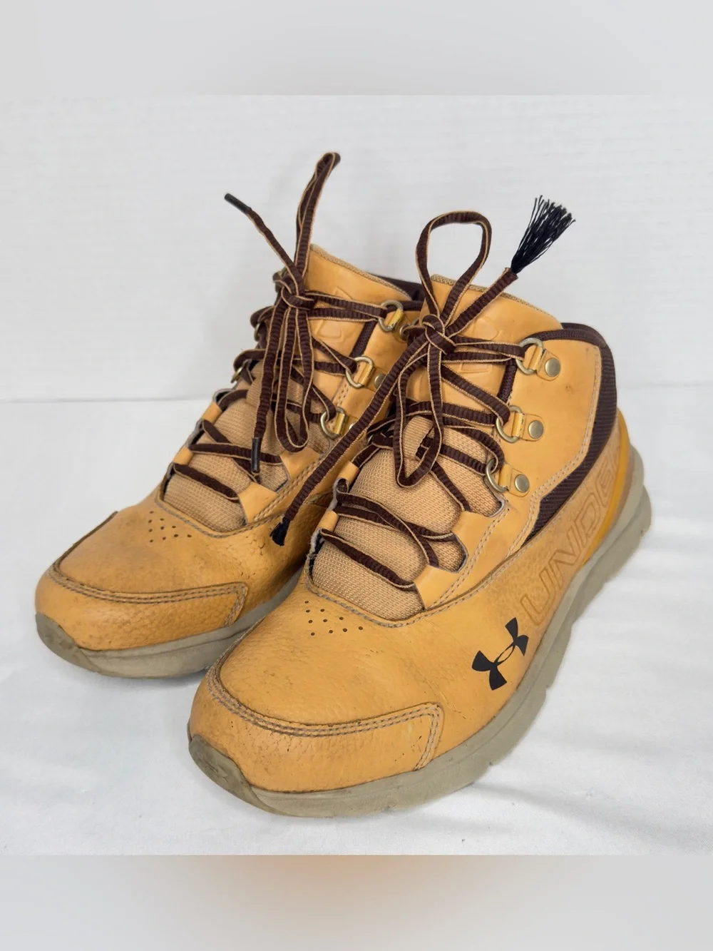 Under Armour Youth Hiking Boots Size 6Y Tan & Brown Lace Up Outdoor